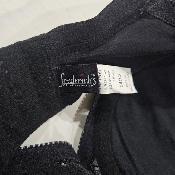 Frederick's of Hollywood Black Lace Bra. Size 34DD. Sexy Stylish Lace - Picture 8 of 8